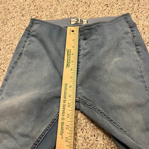 We the Free Light Wash Denim Pull On Jeans Sz 28 Elastic Waist Flare Stretch - Picture 5 of 8